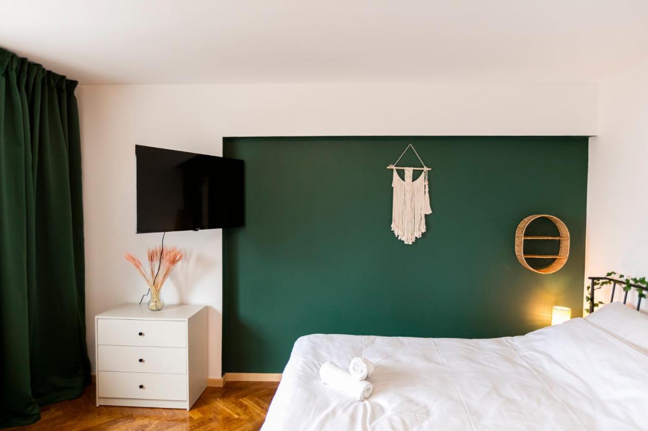 Chmielna - 250M Od Zlotych Tarasow, 350M Od Dworca Centralnego - Wifi - Smart Tv 55 Cali - Better Rental Варшава Екстер'єр фото